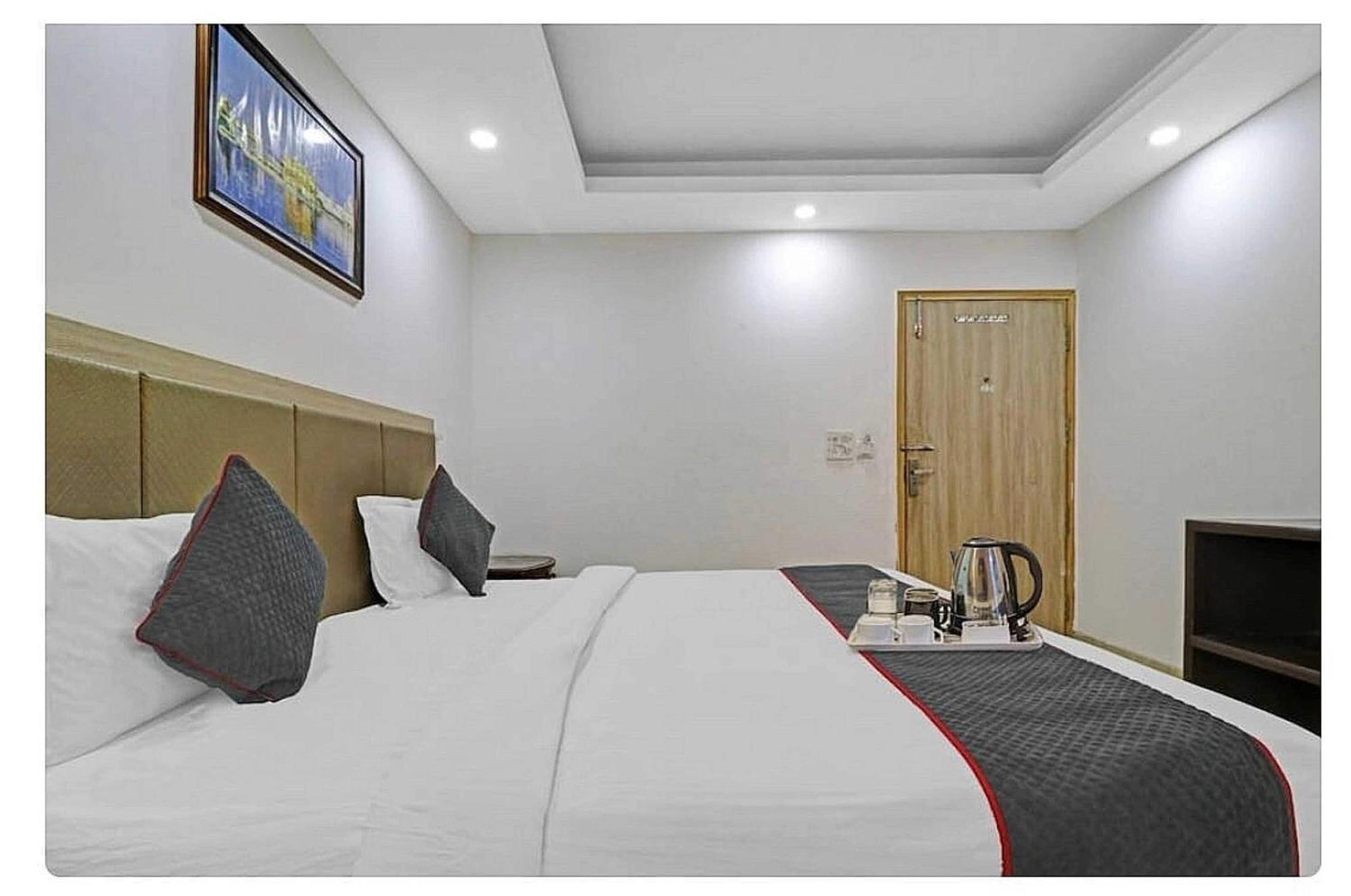 ניו דלהי Super Hotel O Mahal מראה חיצוני תמונה