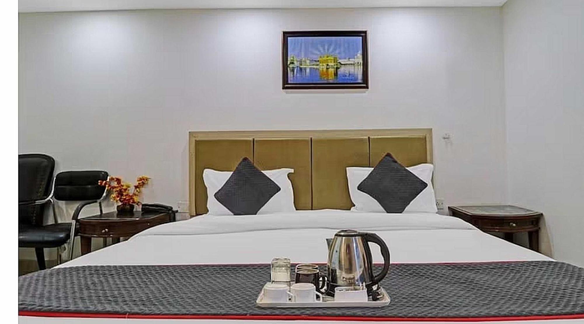 ניו דלהי Super Hotel O Mahal מראה חיצוני תמונה