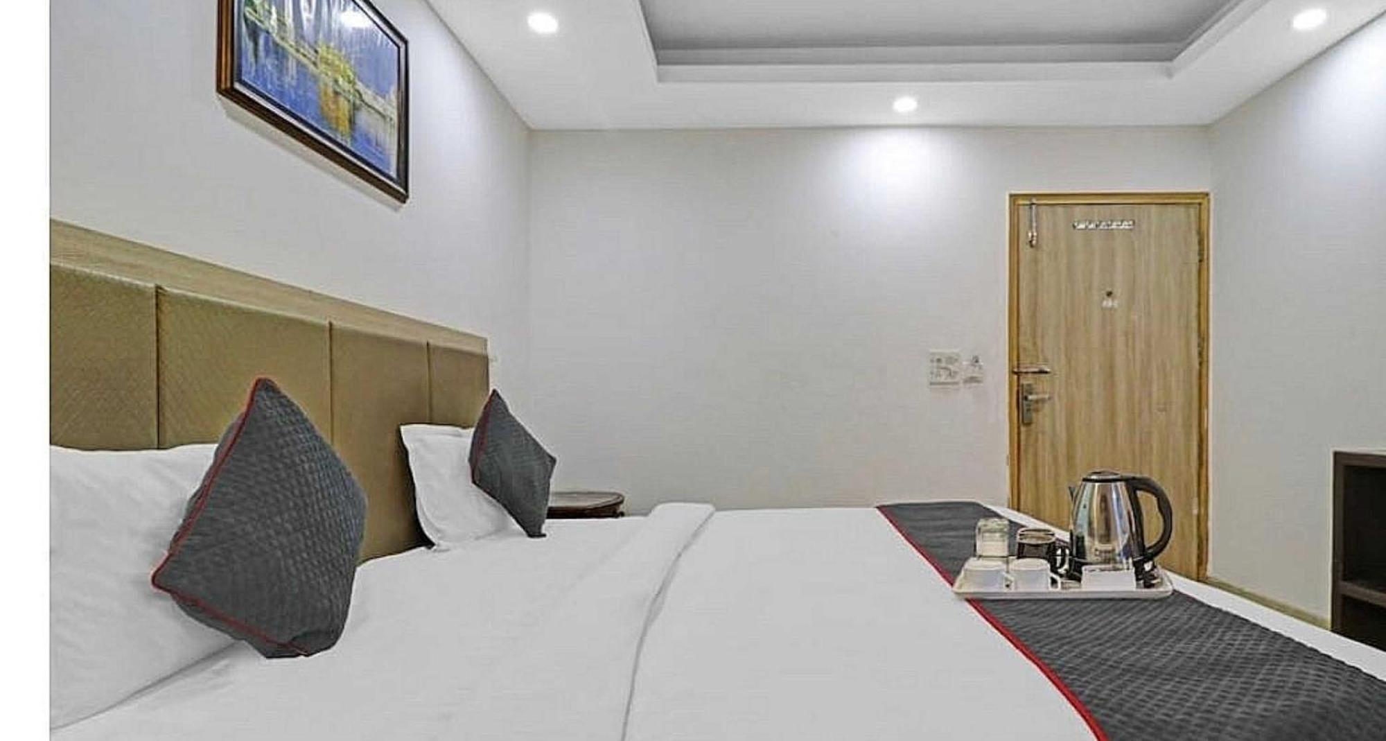 ניו דלהי Super Hotel O Mahal מראה חיצוני תמונה