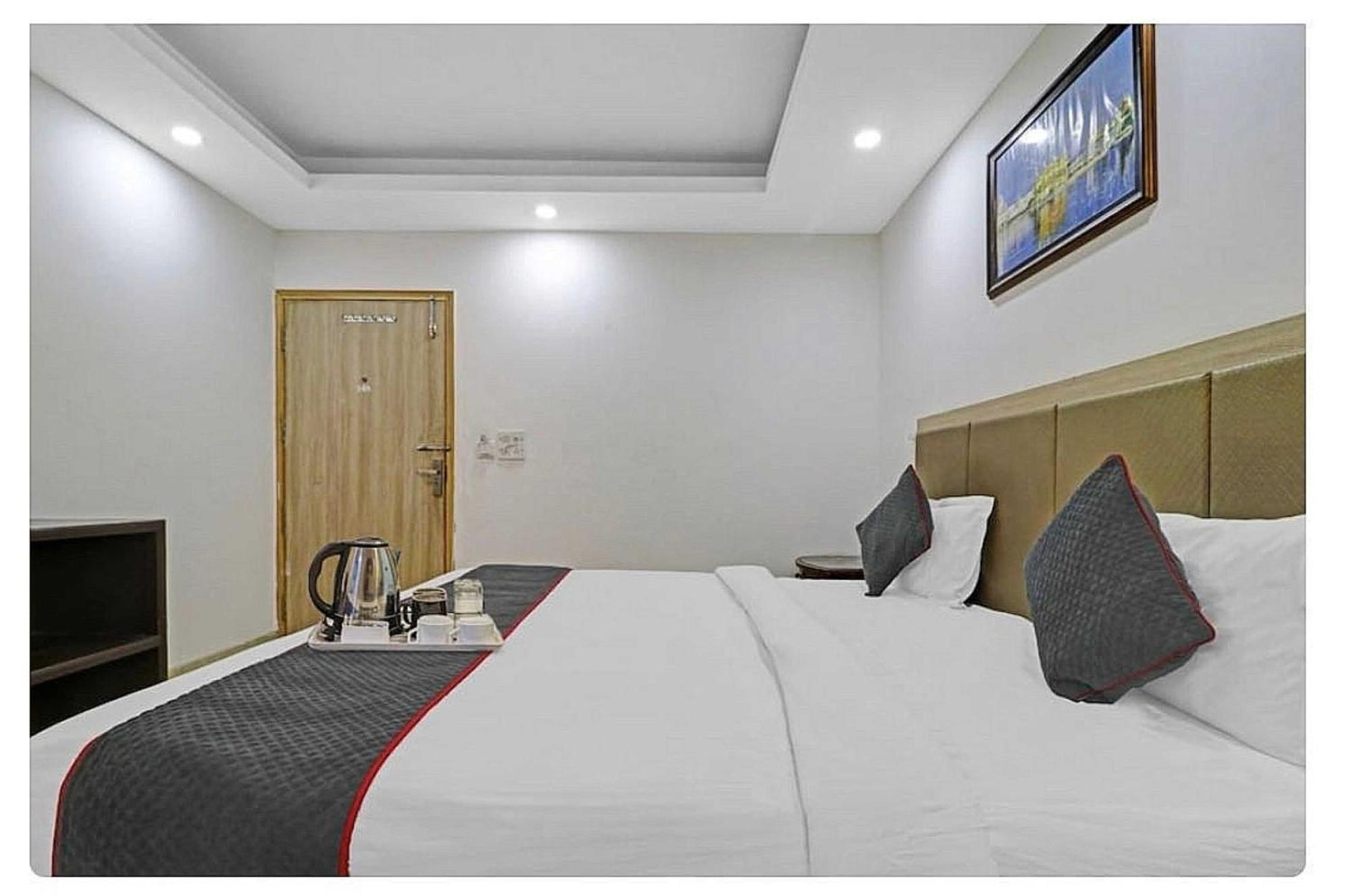 ניו דלהי Super Hotel O Mahal מראה חיצוני תמונה